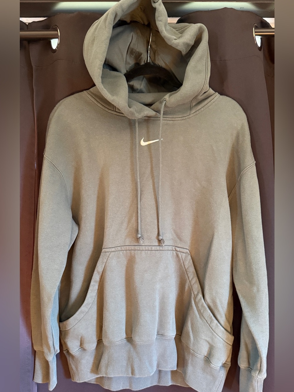 Nike Men’sPullover Hoodie with White Swoosh